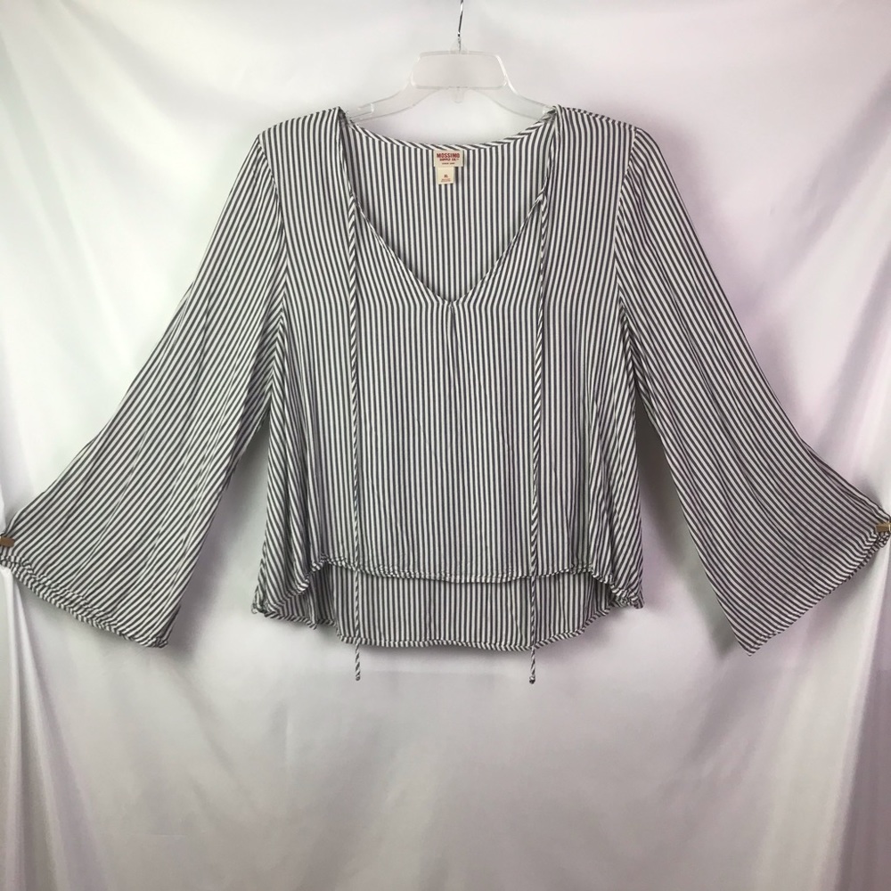 MOSSIMO SUPPLY CO V-NECK VERTICAL STRIPED HIGH/LOW
